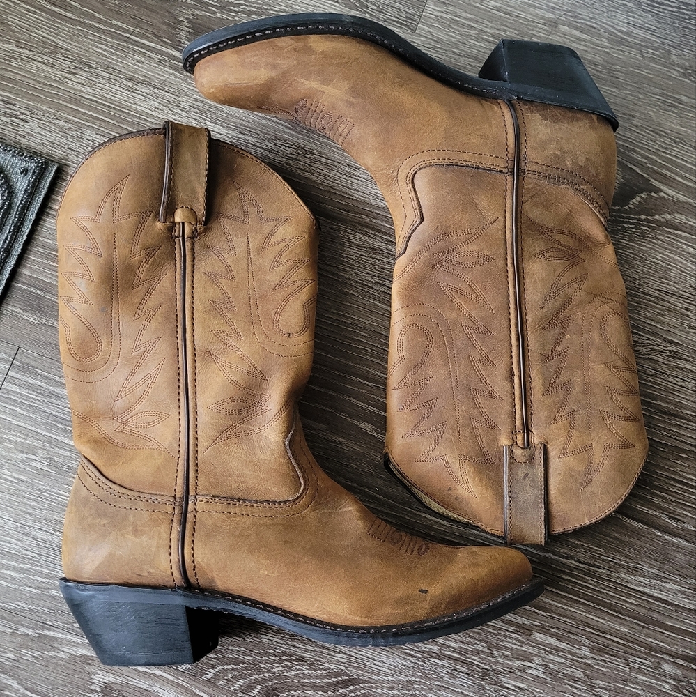 Light brow Durango boots